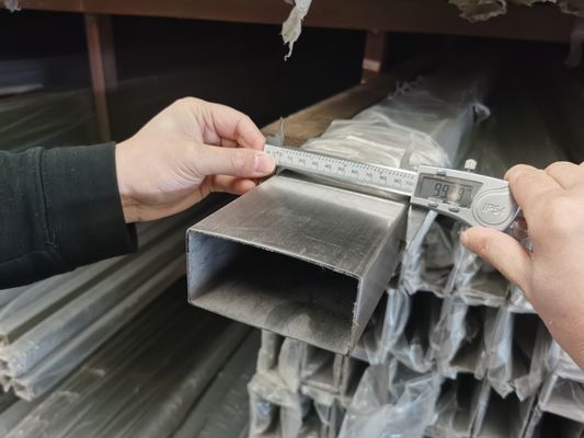 सजावटी स्टेनलेस स्टील आयताकार ट्यूब A312 पॉलिश 150 मिमी